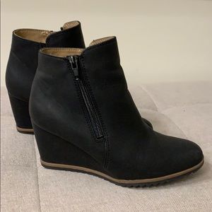 Naturalizer Soul black booties boots wedge heel